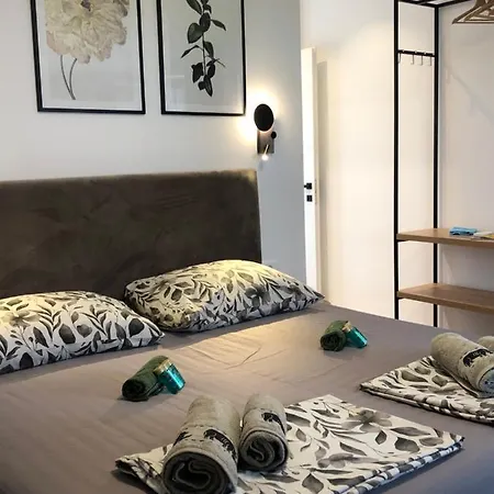 Guest house - Private Ensuite With Balcony - Style *