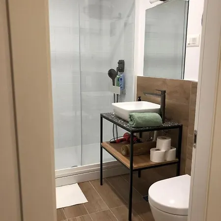 Guest house - Private Ensuite With Balcony - Style *
