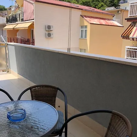 - Private Ensuite With Balcony - Style * Omis