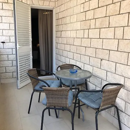 - Private Ensuite With Balcony - Style Guest house *