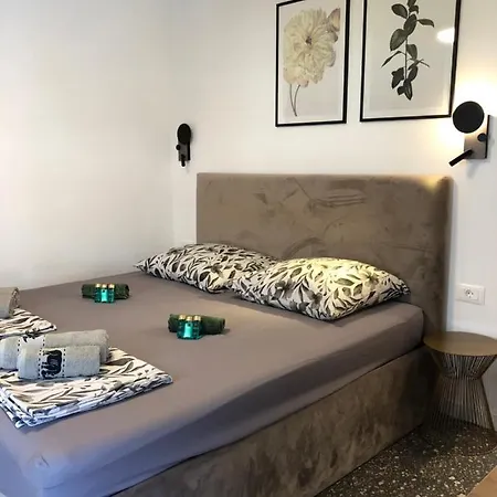 - Private Ensuite With Balcony - Style * Omis