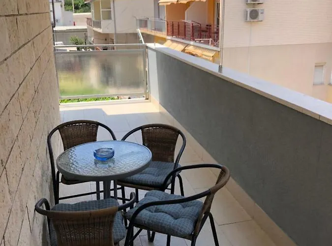 - Private Ensuite With Balcony - Style بيت ضيافة