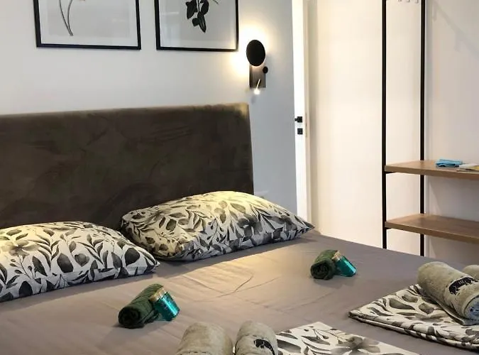 بيت ضيافة - Private Ensuite With Balcony - Style 4*