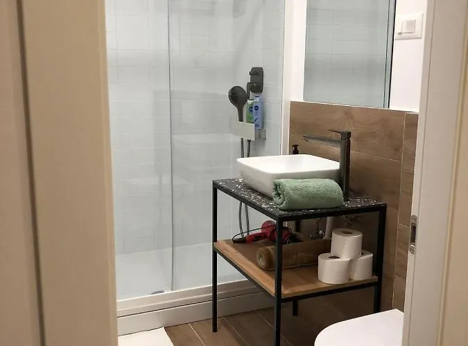 بيت ضيافة - Private Ensuite With Balcony - Style 4*