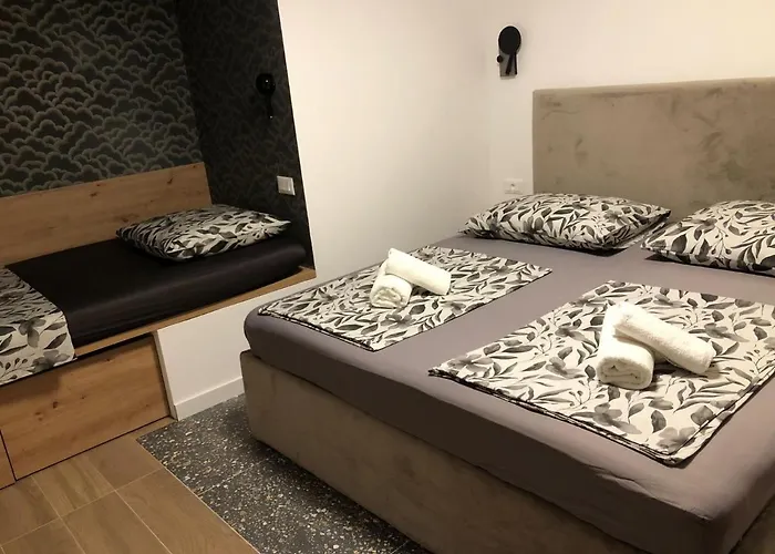 - Private Ensuite With Balcony - Style بيت ضيافة